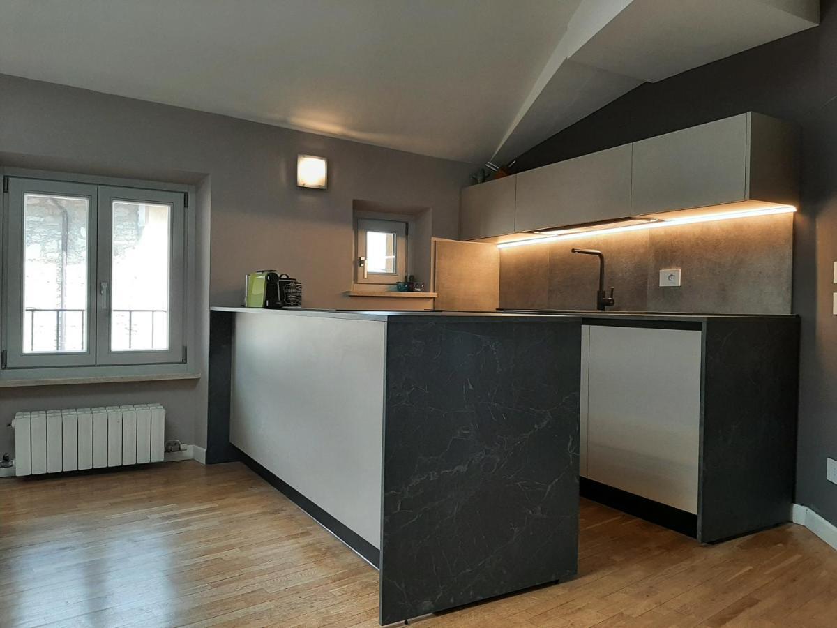 דסנזאנו דל גארדה Moaa - Modern Art Apartment מראה חיצוני תמונה