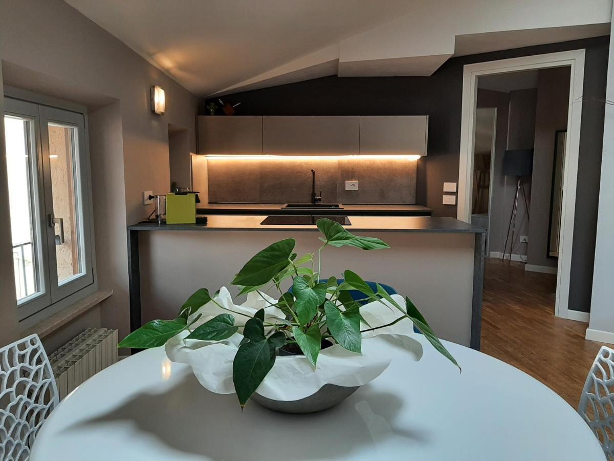 דסנזאנו דל גארדה Moaa - Modern Art Apartment מראה חיצוני תמונה