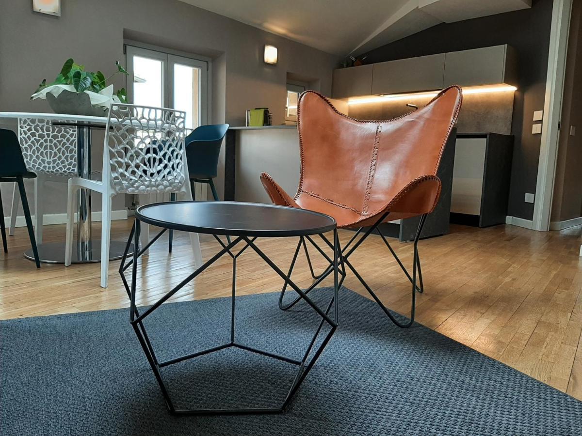 דסנזאנו דל גארדה Moaa - Modern Art Apartment מראה חיצוני תמונה