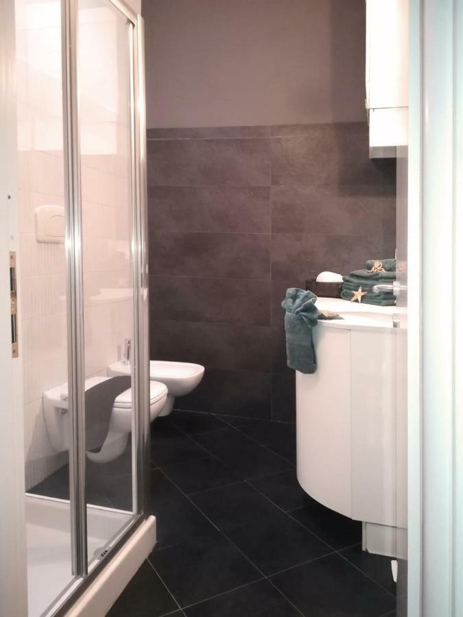 דסנזאנו דל גארדה Moaa - Modern Art Apartment מראה חיצוני תמונה